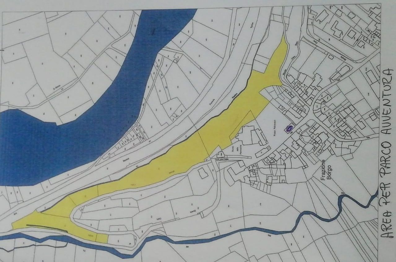 PROVINCIA GRANDA - Evidenziata in giallo, l'area su cui sorgerà il nuovo parco avventura