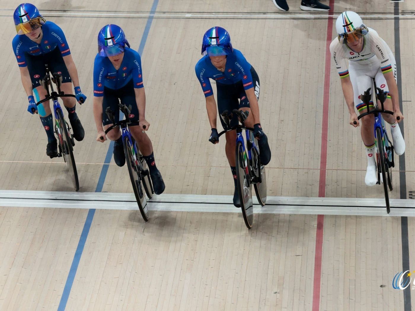 La partenza del quartetto femminile italiano inseguimento