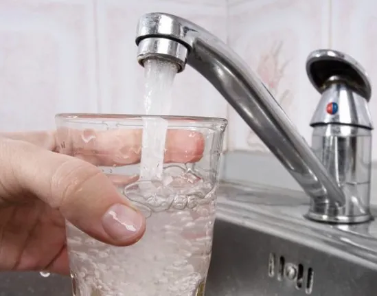 PROVINCIA GRANDA - aumenta la torbidità dell'acqua: "Non utilizzare se non incolore"