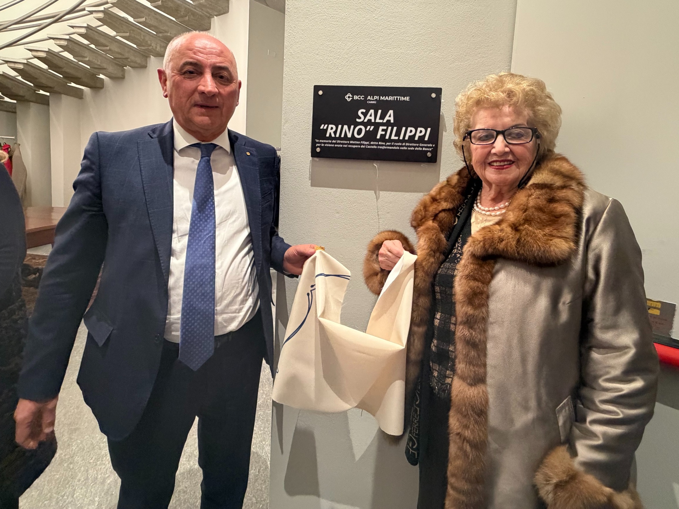 PROVINCIA GRANDA - Scopertura targa Rino Filippi nuova Sala Polivalente Bcc Alpi Marittime Carrù