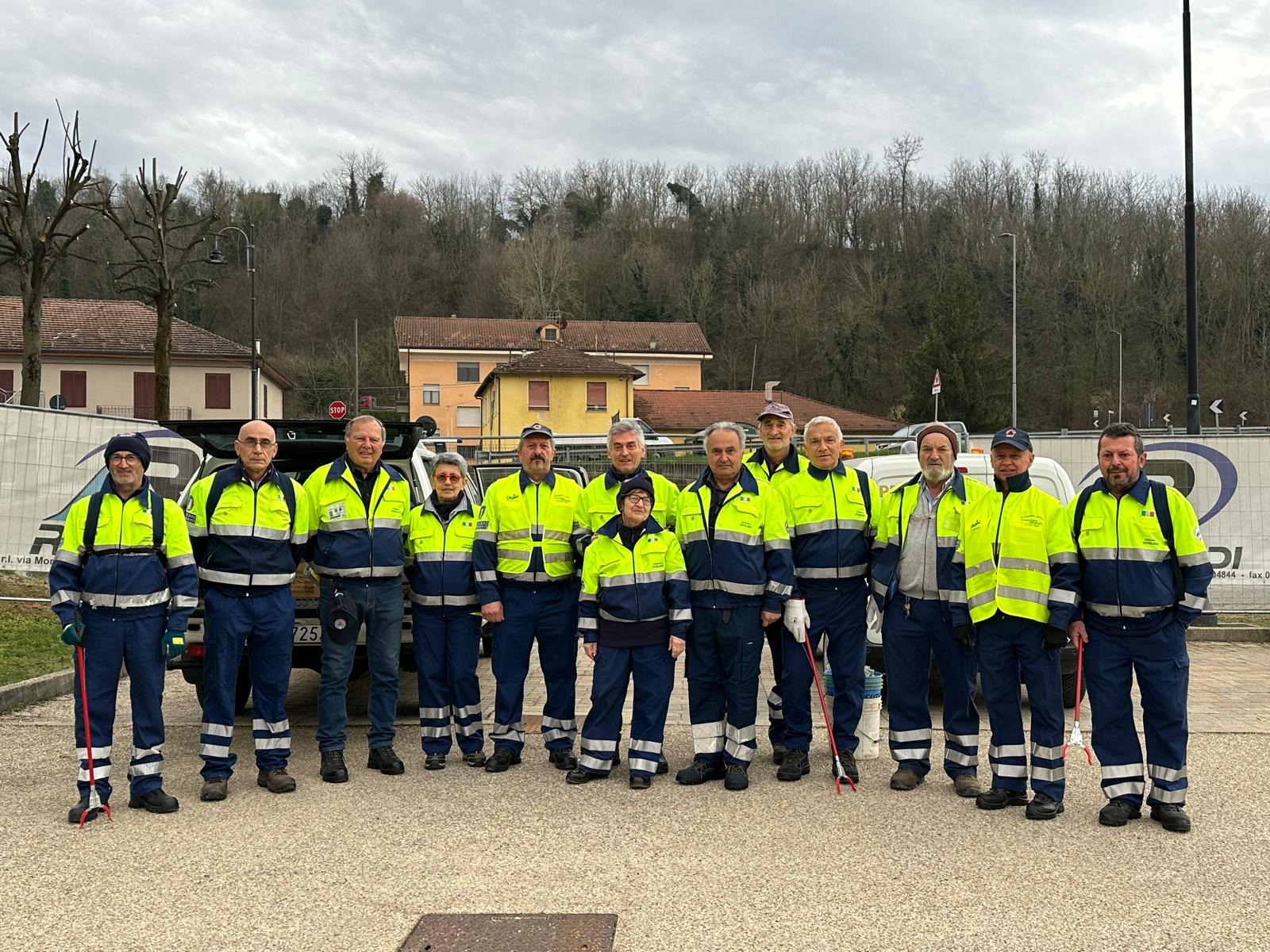 PROVINCIA GRANDA - I volontari della Protezione civile di Dogliani intervenuti sabato