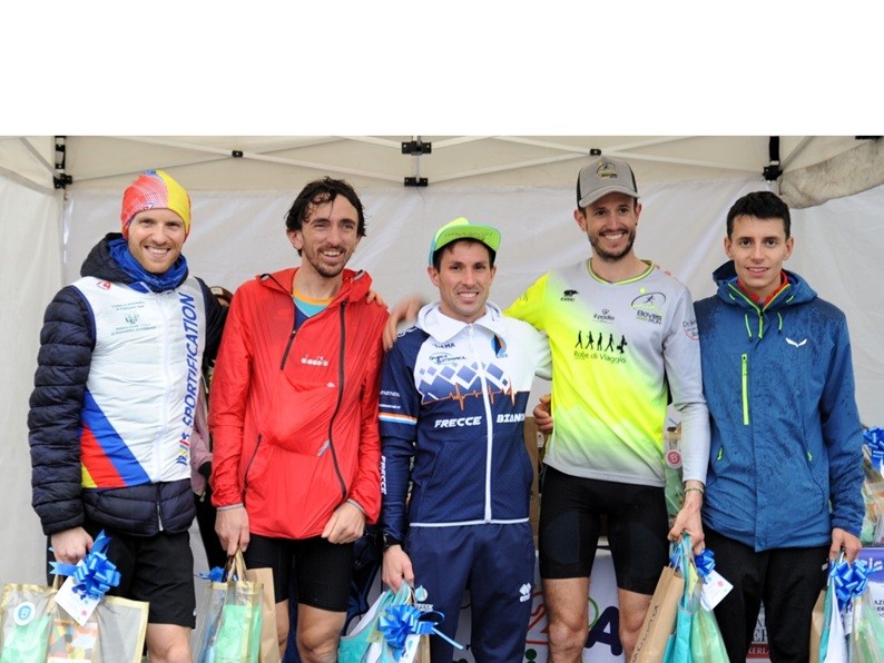 premiazione maschile Urban Trail 2Passiautismo