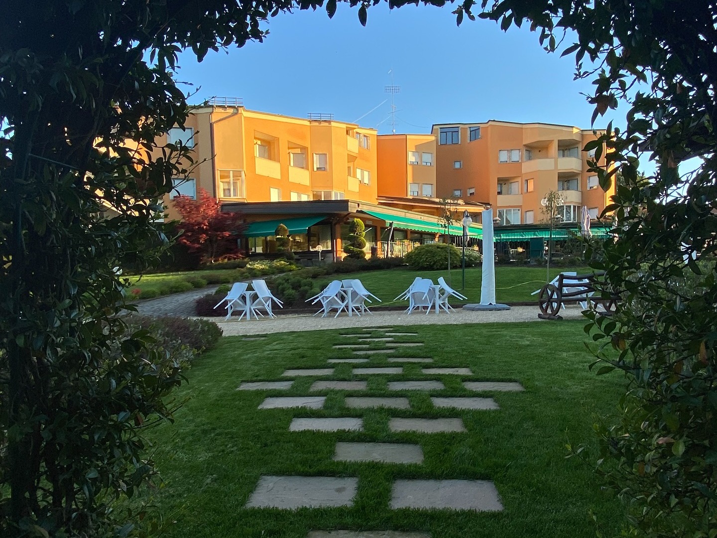 PROVINCIA GRANDA - L'area esterna dell'Hotel La Ruota a Pianfei