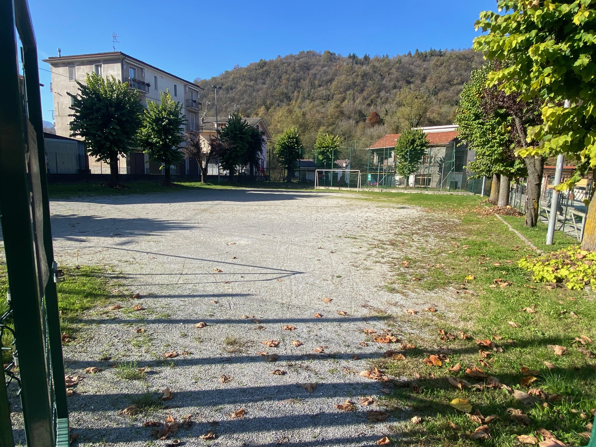 PROVINCIA GRANDA - Il campo sportivo del Piano