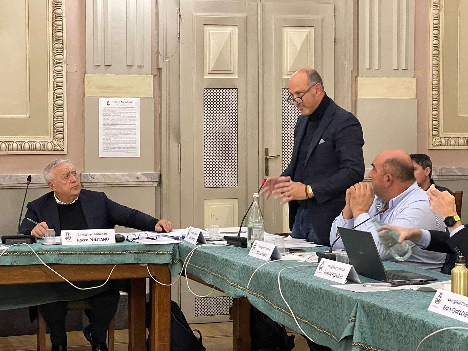 PROVINCIA GRANDA - Rosso in consiglio comunale