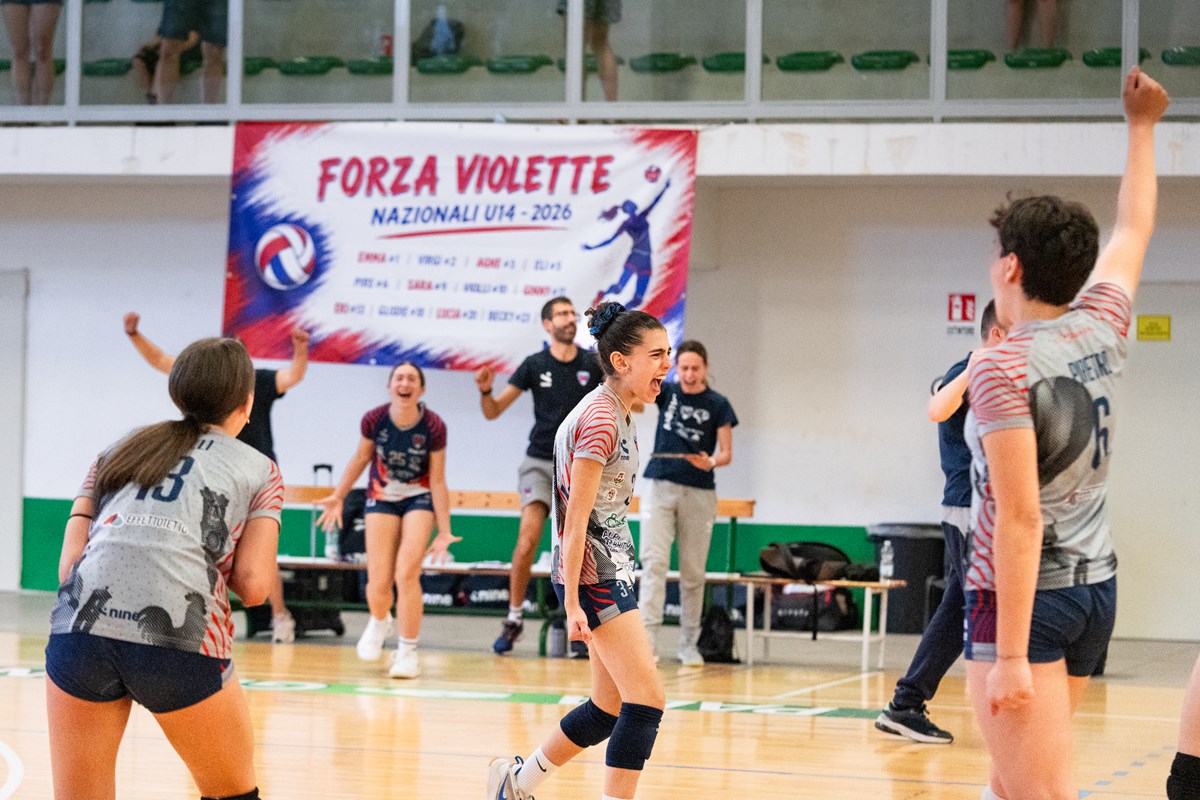 PROVINCIA GRANDA - Mon.Vi. Bam: la gioia per la vittoria - foto FIPAV