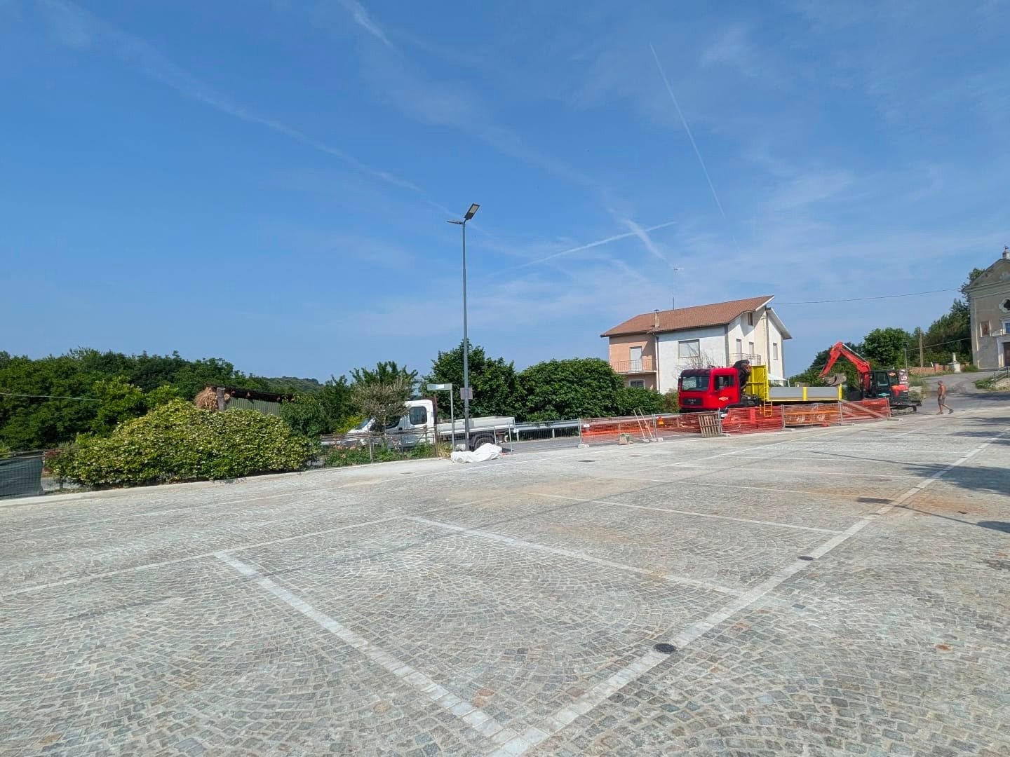 PROVINCIA GRANDA - La nuova piazza in frazione San Paolo