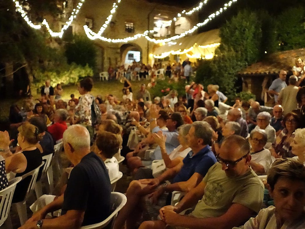PROVINCIA GRANDA - Un momento del concerto a Niella Tanaro
