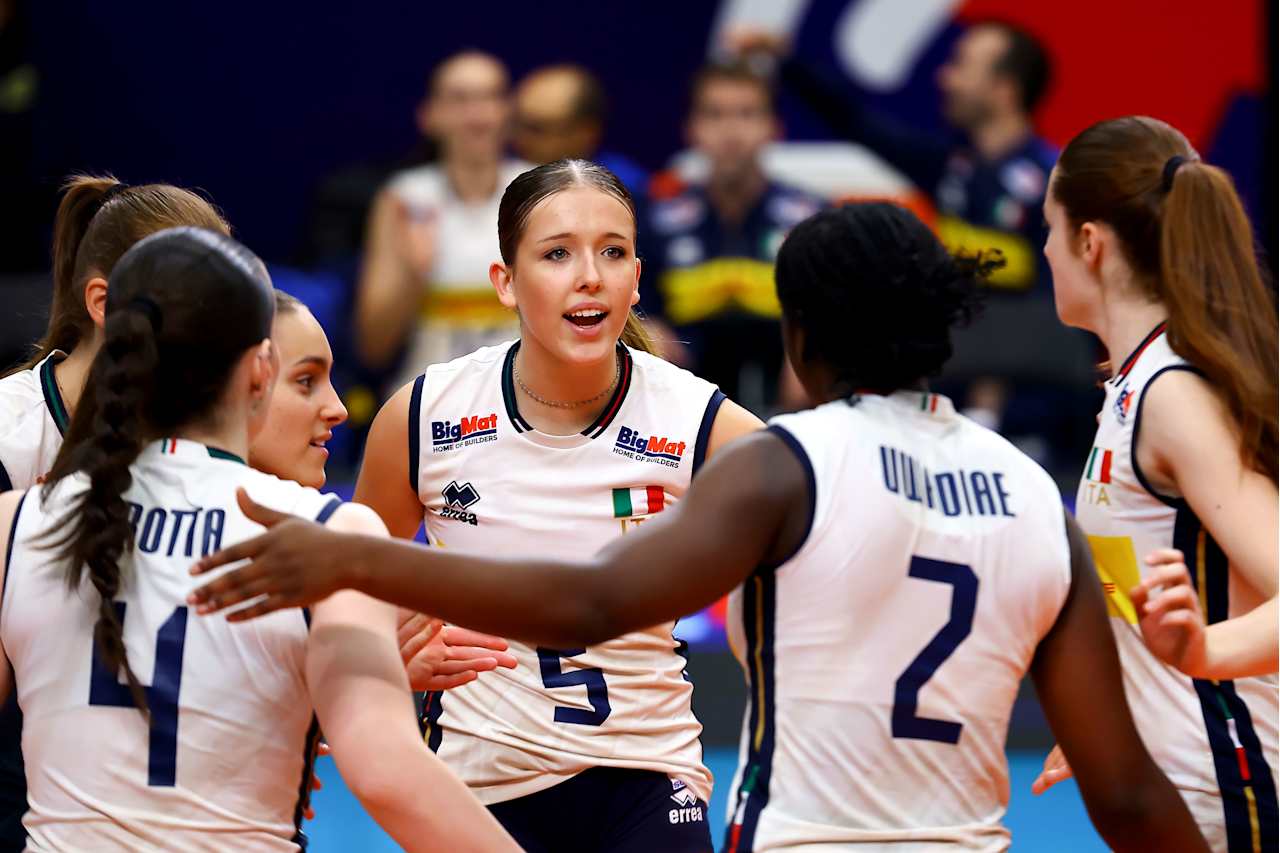 PROVINCIA GRANDA - Matilde Borello con le compagne della nazionale