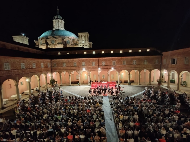 PROVINCIA GRANDA - Il concerto nel chiostro di Casa Regina
