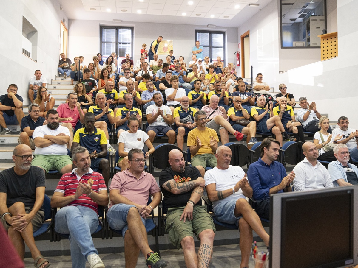 pubblico incontro valtanaro calcio