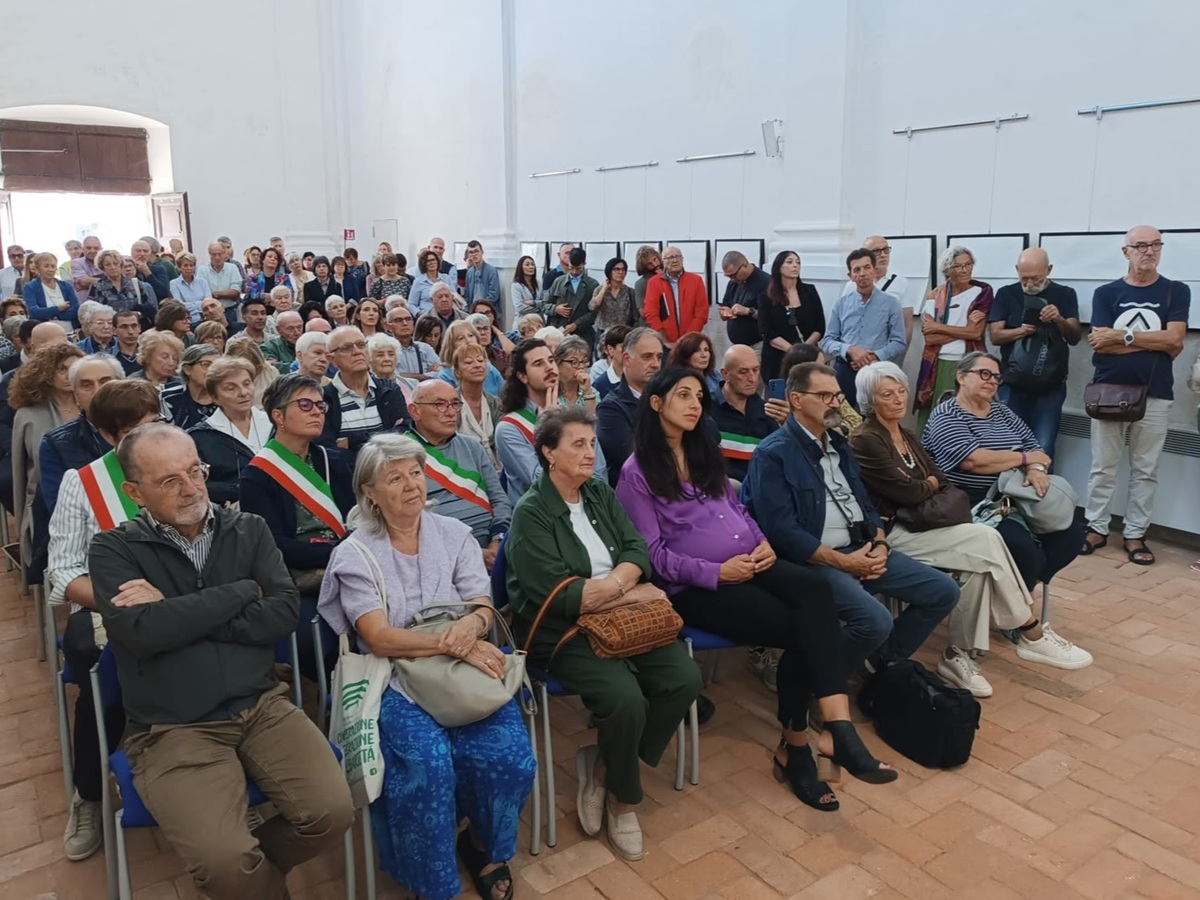 inaugurazione mostra Torre Luoghi paese