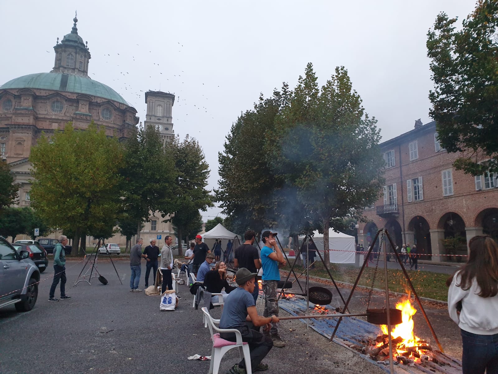 PROVINCIA GRANDA - Una castagnata a Vicoforte negli anni scorsi