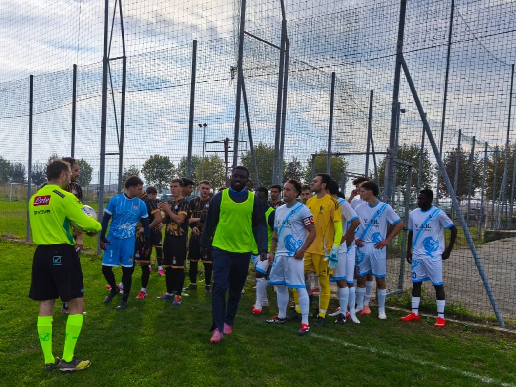 L'ingresso in campo di Margaritese e Dogliani