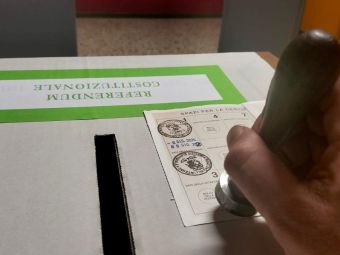 PROVINCIA GRANDA - Il timbro sulla scheda elettorale, passaggio fondamentale per esercitare il voto