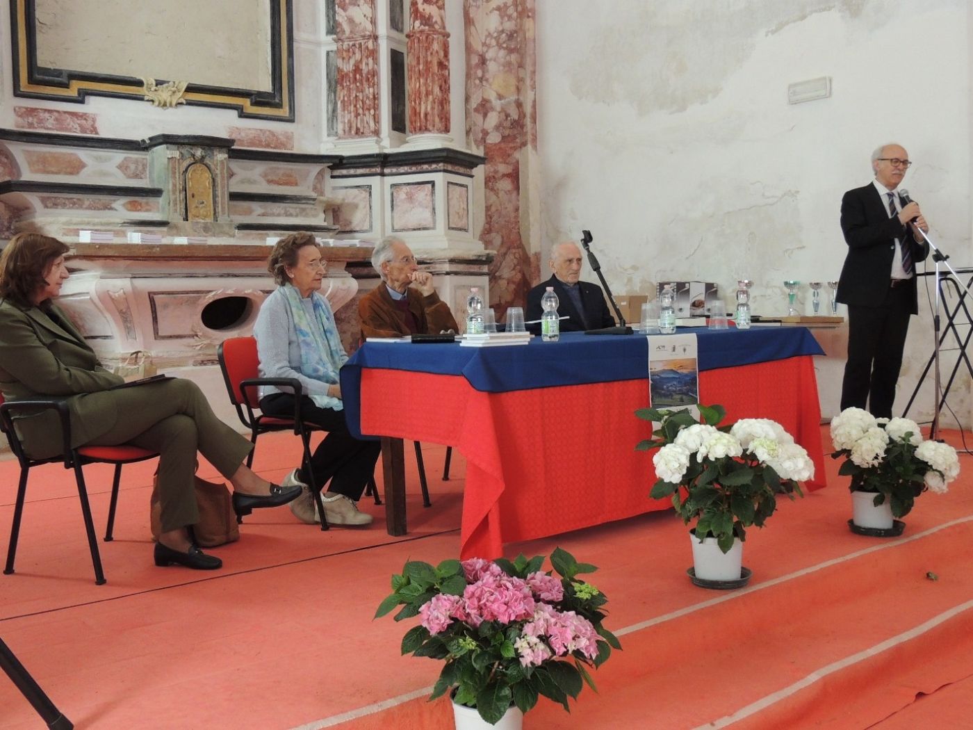PROVINCIA GRANDA - Un momento della premiazione dell'anno scorso