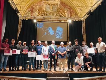PROVINCIA GRANDA - Il sindaco Aimone sul palco durante le premiazioni