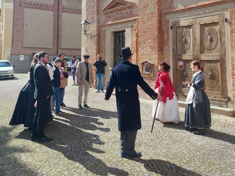PROVINCIA GRANDA - Una scena in piazza Caduti