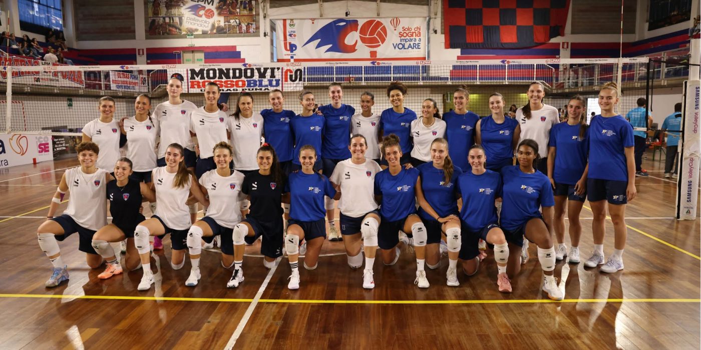 PROVINCIA GRANDA - Mondovì Volley e CUS Torino al termine dell'allenamento congiunto