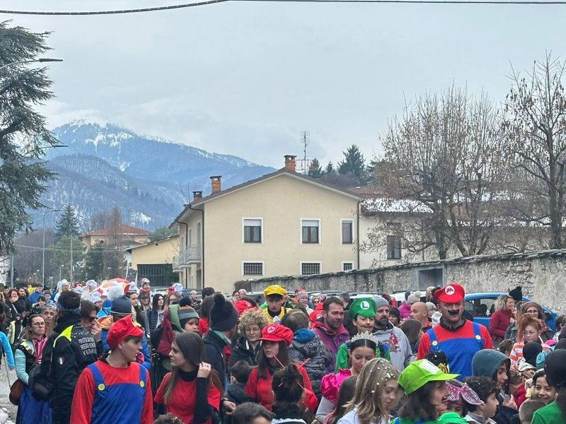 PROVINCIA GRANDA - La sfilata di Carnevale per le vie del concentrico di Chiusa Pesio