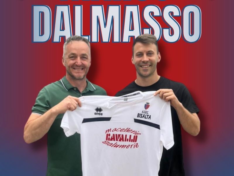 PROVINCIA GRANDA - Il nuovo acquisto del Bisalta Calcio Marco Dalmasso con il presidente Danilo Campana