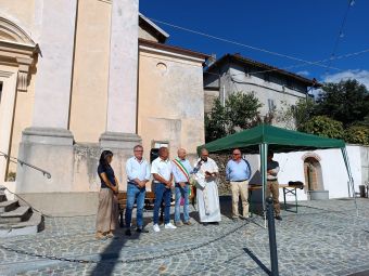 PROVINCIA GRANDA - La benedizione del parroco don Giordanengo con le autorità