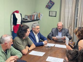 PROVINCIA GRANDA - Il sindaco Miceli con gli assessori e la segretaria