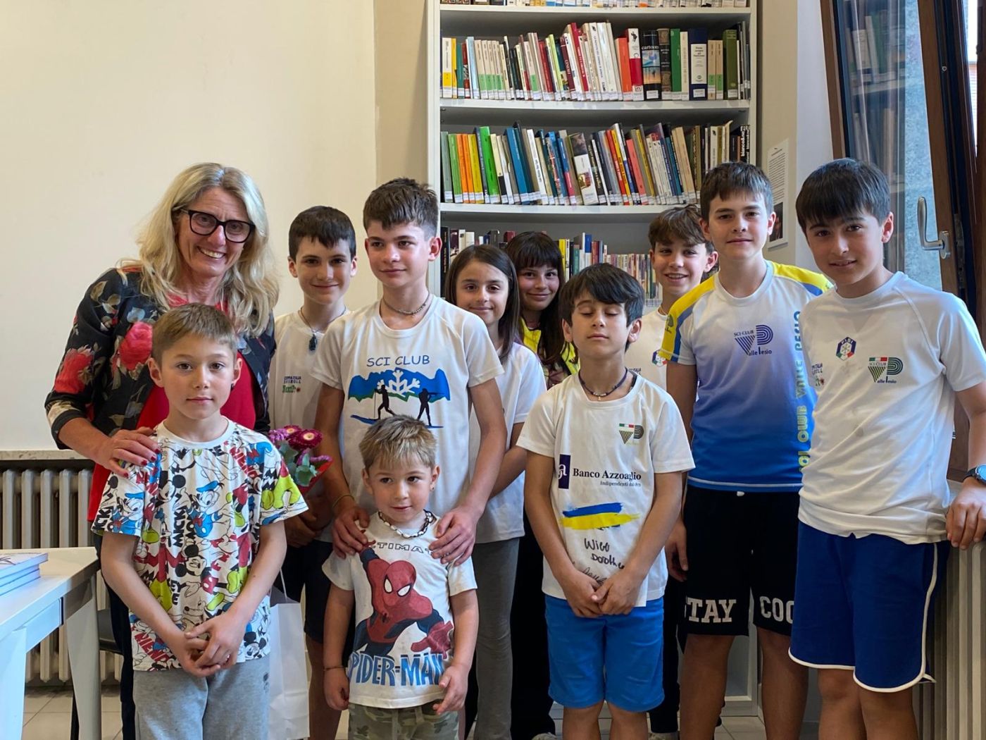 PROVINCIA GRANDA - Stefania Belmondo con i bambini dello sci club Valle Pesio