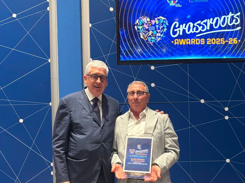PROVINCIA GRANDA - Premiazione allenatore Dogliani Calcio Sgs Grassroots Award salvataggio giovane calciatore