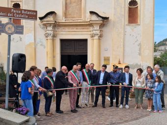 taglio nastro mostra Torre Luoghi paese