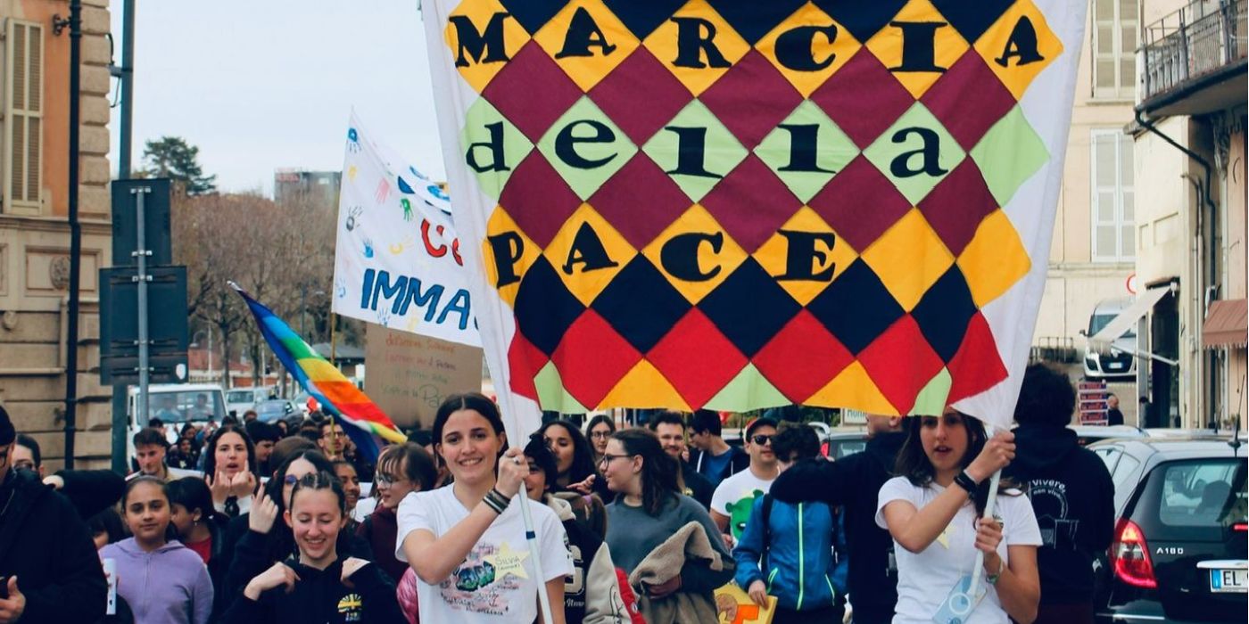 PROVINCIA GRANDA - La testa del corteo in corso Statuto