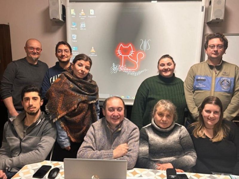 PROVINCIA GRANDA - La nuova presidente Maria Rosa Monchiero e gli altri membri del rinnovato direttivo della banda musicale de I Giovani di Farigliano