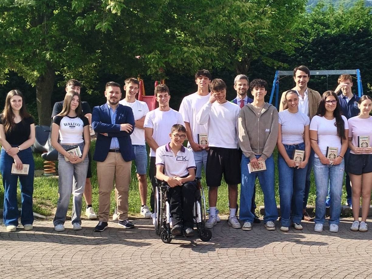 PROVINCIA GRANDA - I giovani ricevuti in Comune a Roapiana