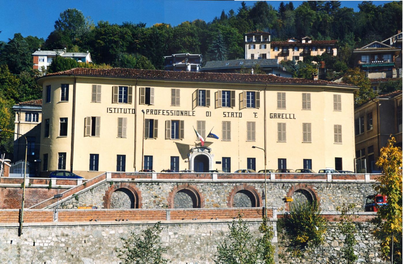 PROVINCIA GRANDA - L'istituto "Garelli" a Mondovì