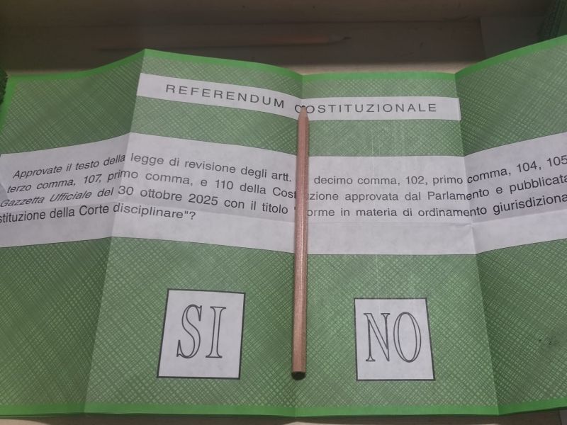 PROVINCIA GRANDA - La scheda verde con il quesito referendario