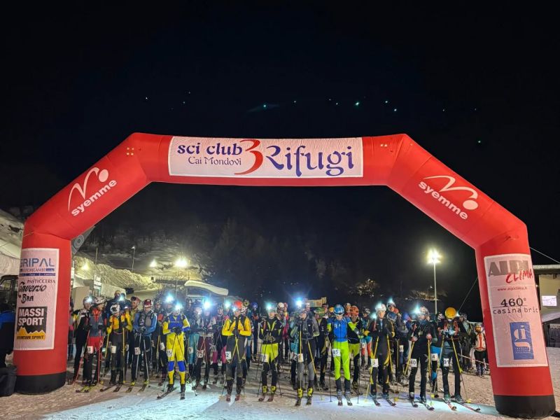 partenza vertical skialp prato nevoso