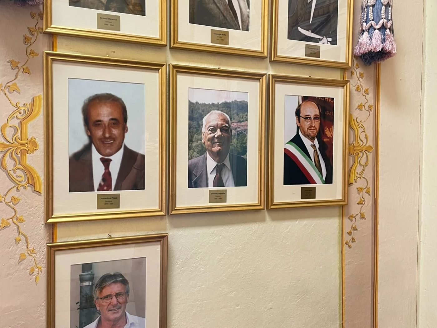 PROVINCIA GRANDA - La parete fuori dalla sala consigliare di San Michele
