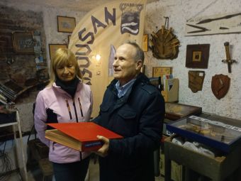 PROVINCIA GRANDA - La donazione del libro alla sindaca Caramello