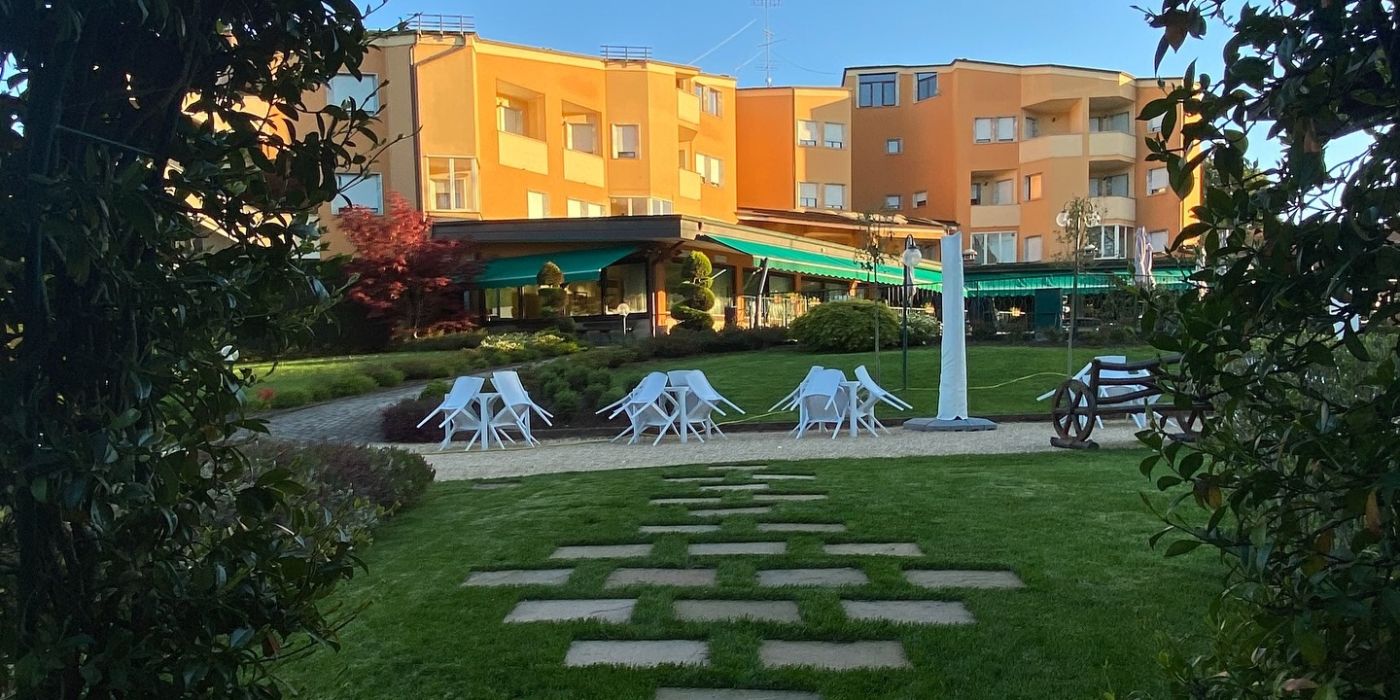 PROVINCIA GRANDA - L'area esterna dell'Hotel La Ruota a Pianfei