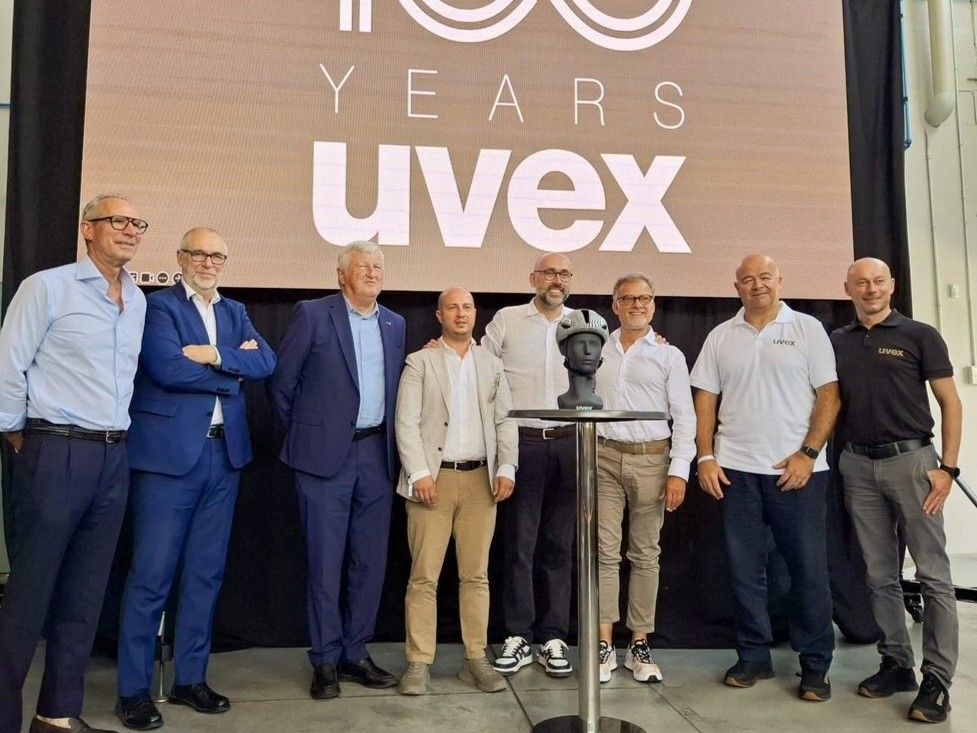 ceva 100 anni Uvex