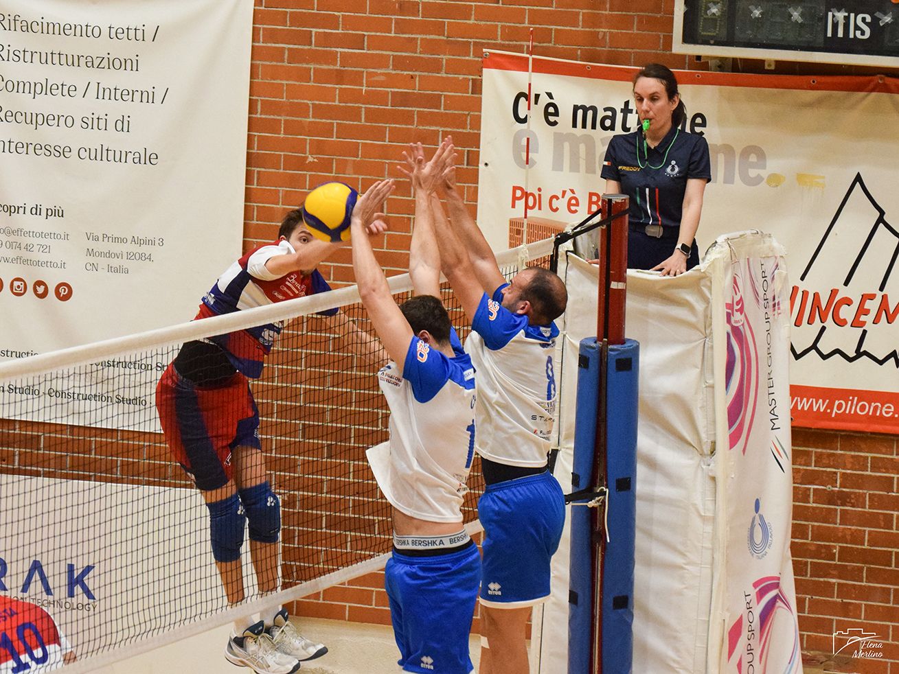 PROVINCIA GRANDA - Muro del Vbc Mondovì nell'ultimo match casalingo