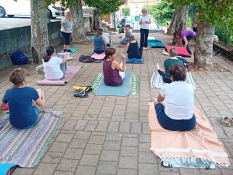 PROVINCIA GRANDA - Le partecipanti alla prima serata del corso di yoga a San Michele