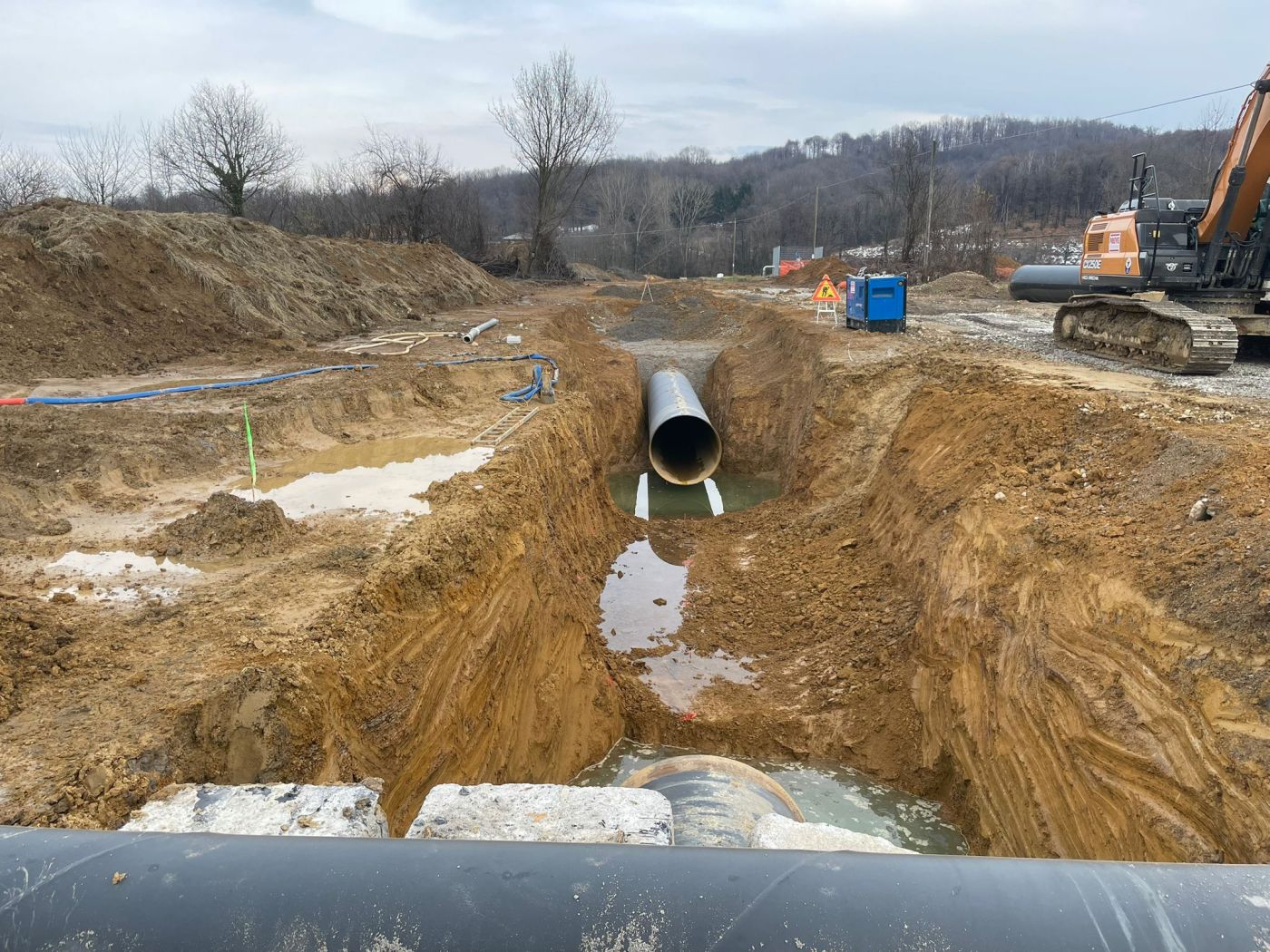 PROVINCIA GRANDA - La condotta di adduzione interrata sotto la sp211 ai Mussi