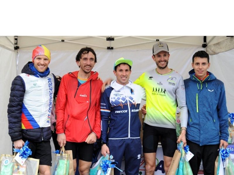 premiazione maschile Urban Trail 2Passiautismo