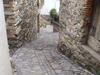 PROVINCIA GRANDA - Il nuovo selciato nella borgata dell'alta val Corsaglia
