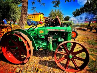 PROVINCIA GRANDA - Uno dei trattori d'epoca
