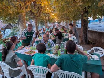 PROVINCIA GRANDA - Un momento della cena in verde sotto il viale