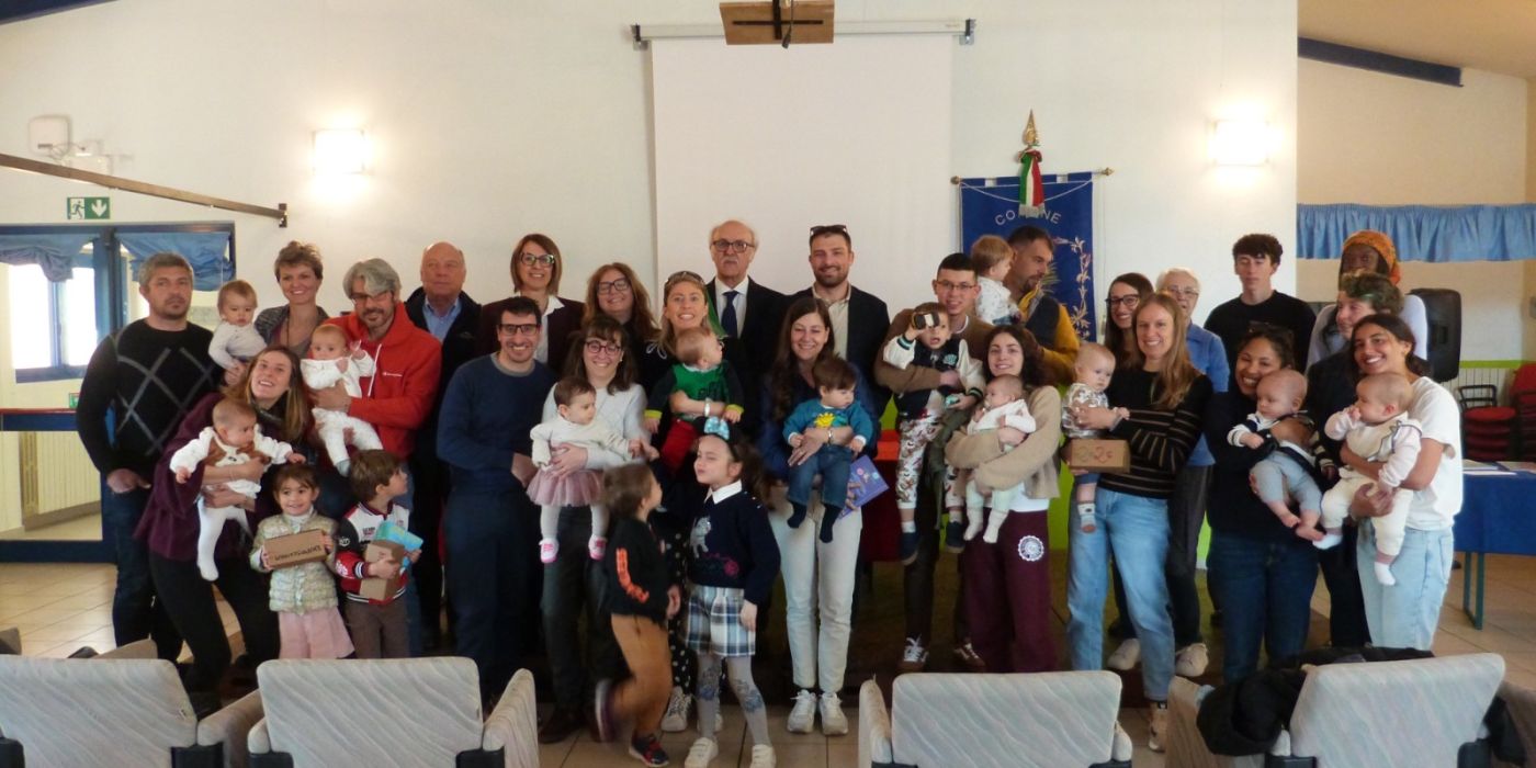 PROVINCIA GRANDA - Le famiglie con i neonati ricevute dall'Amministrazione comunale