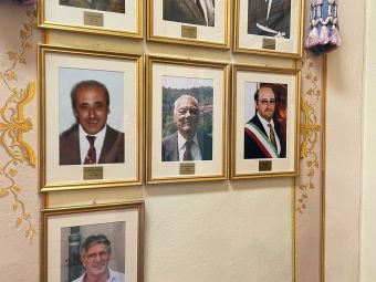 PROVINCIA GRANDA - La parete fuori dalla sala consigliare di San Michele