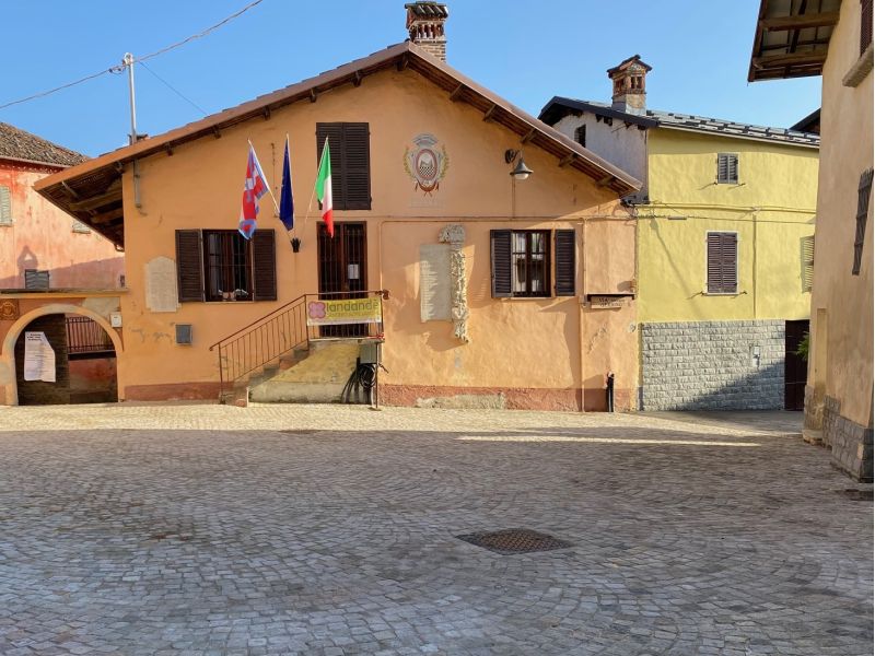 PROVINCIA GRANDA - Il Municipio di Monasterolo Casotto